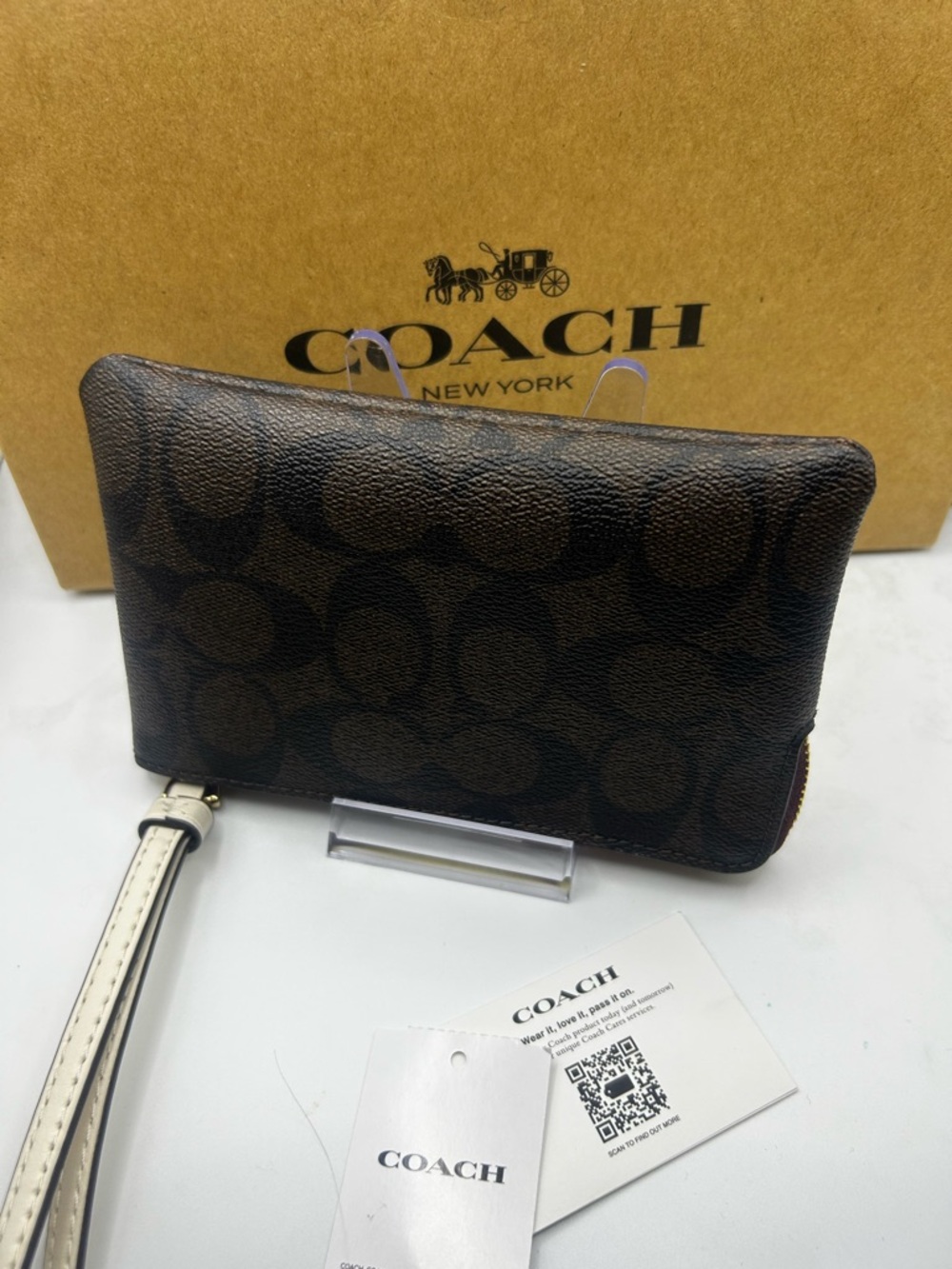 Coach Corner Zip Wristlet in Signature Canvas with Varsity Motif, NWT/Box - Picture 9 of 15